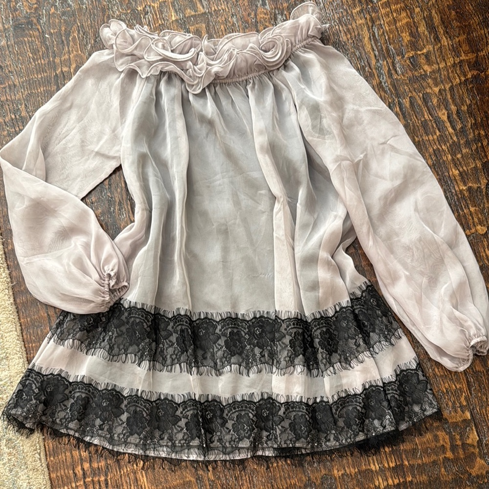 RYU dainty and feminine chiffon ruffled top sz small